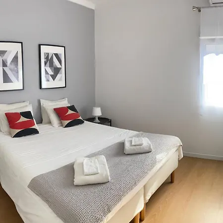 Apartment Feel Center 2bd